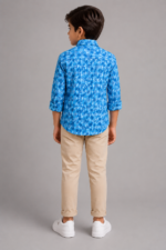 Boys' Trendy Blue Geometric Print Button-Down Shirt - Image 2