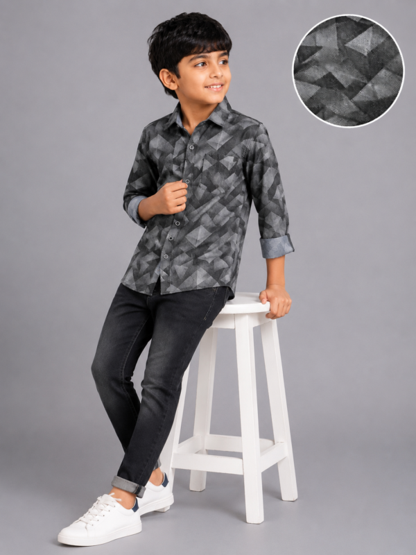 Boys' Grey Geometric Print Casual Button-Down Shirt - Image 2