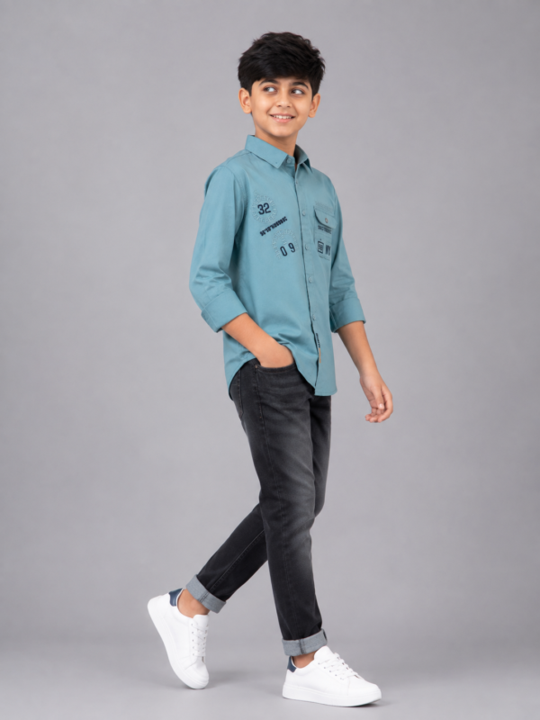 Boys' Graphic Teal Casual Button-Down Shirt - Image 2