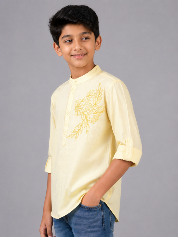 Boys Pastel Yellow Embroidered Mandarin Collar Kurta - Image 2