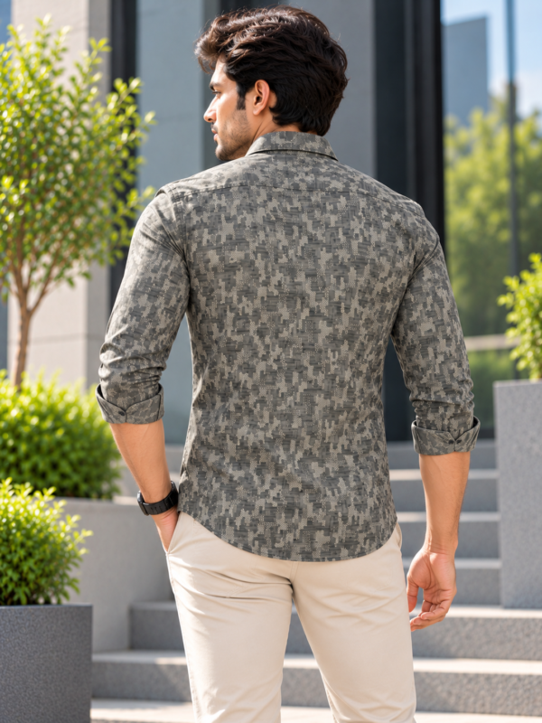 Modern Abstract Print Long-Sleeve Shirt for Men - Image 4